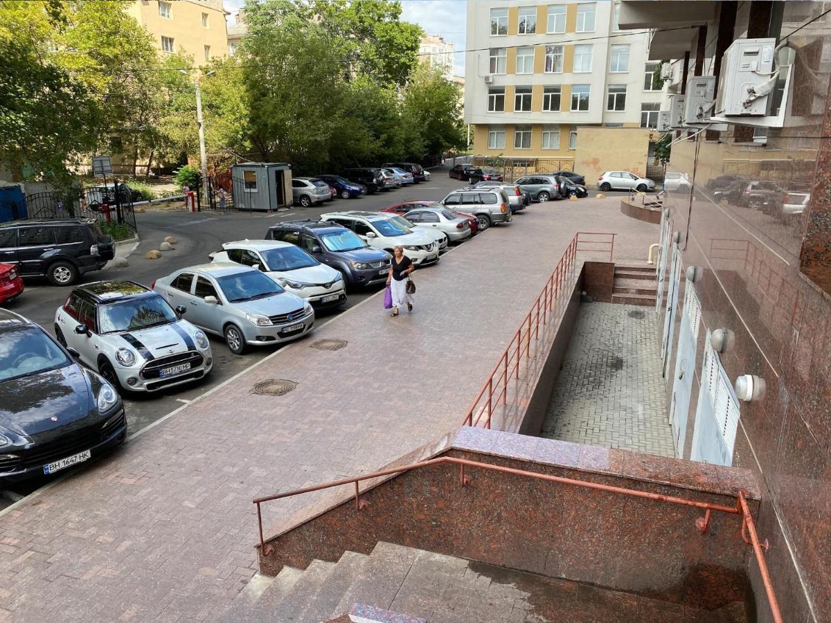 Purple Pearl On French Boulevard Appartamento Odessa Esterno foto